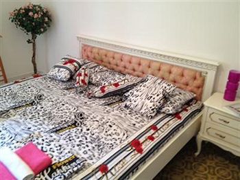 Casa Trianon Nocleg ze śniadaniem 2*